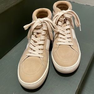 White Raven boutique high tops size 6.5 like new